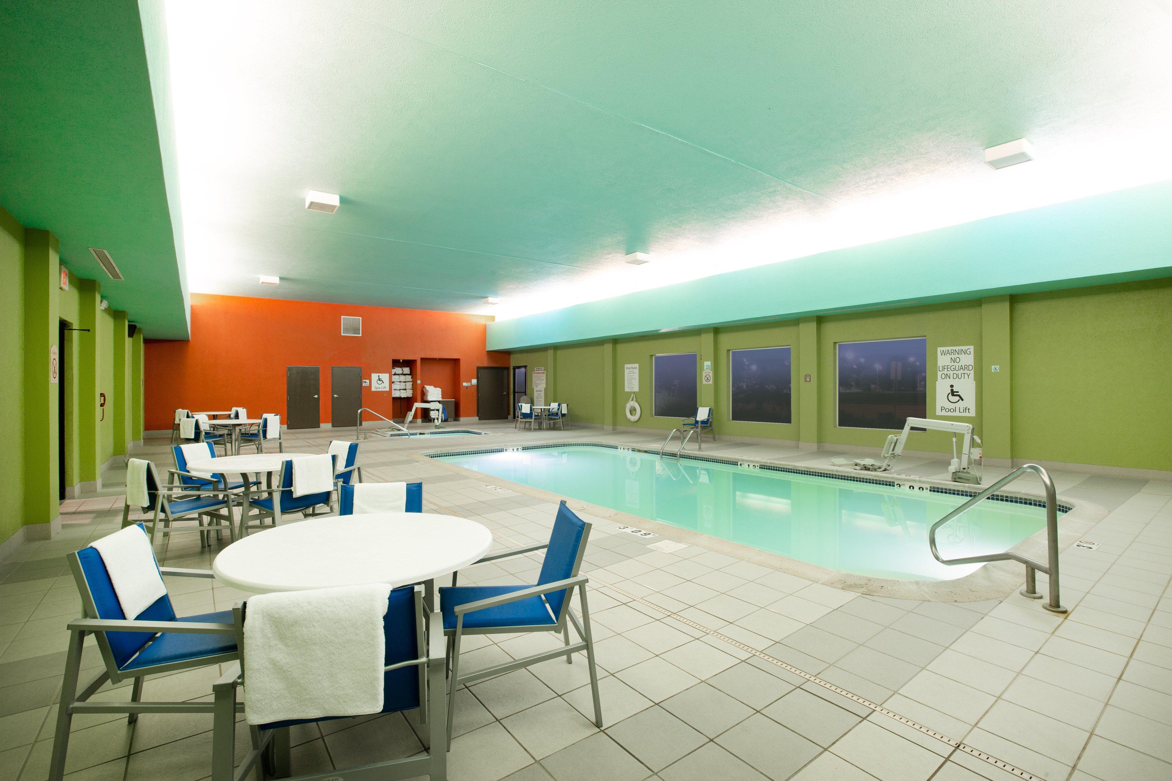 Holiday Inn Express Hotel & Suites Columbus By Ihg Eksteriør bilde