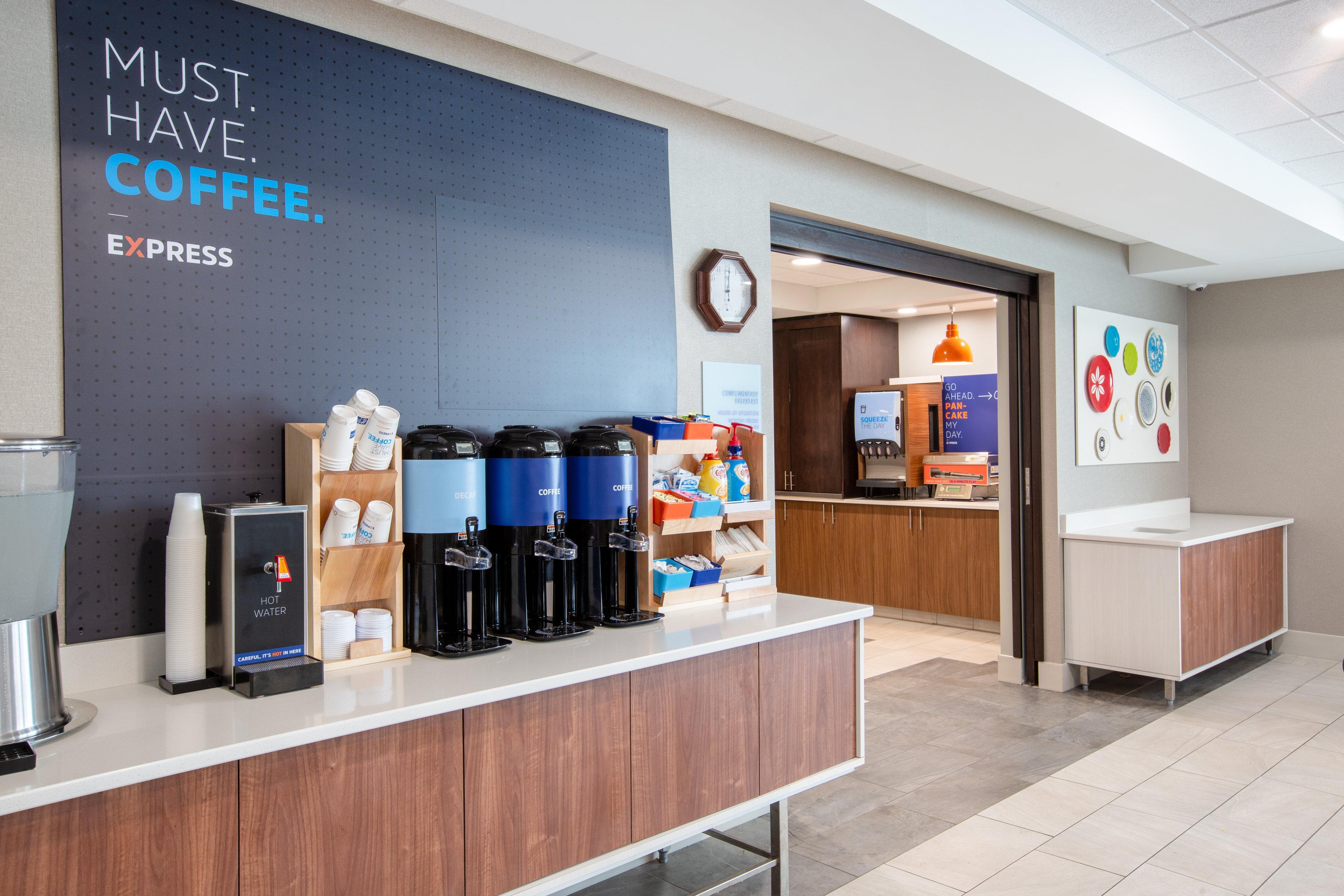 Holiday Inn Express Hotel & Suites Columbus By Ihg Eksteriør bilde
