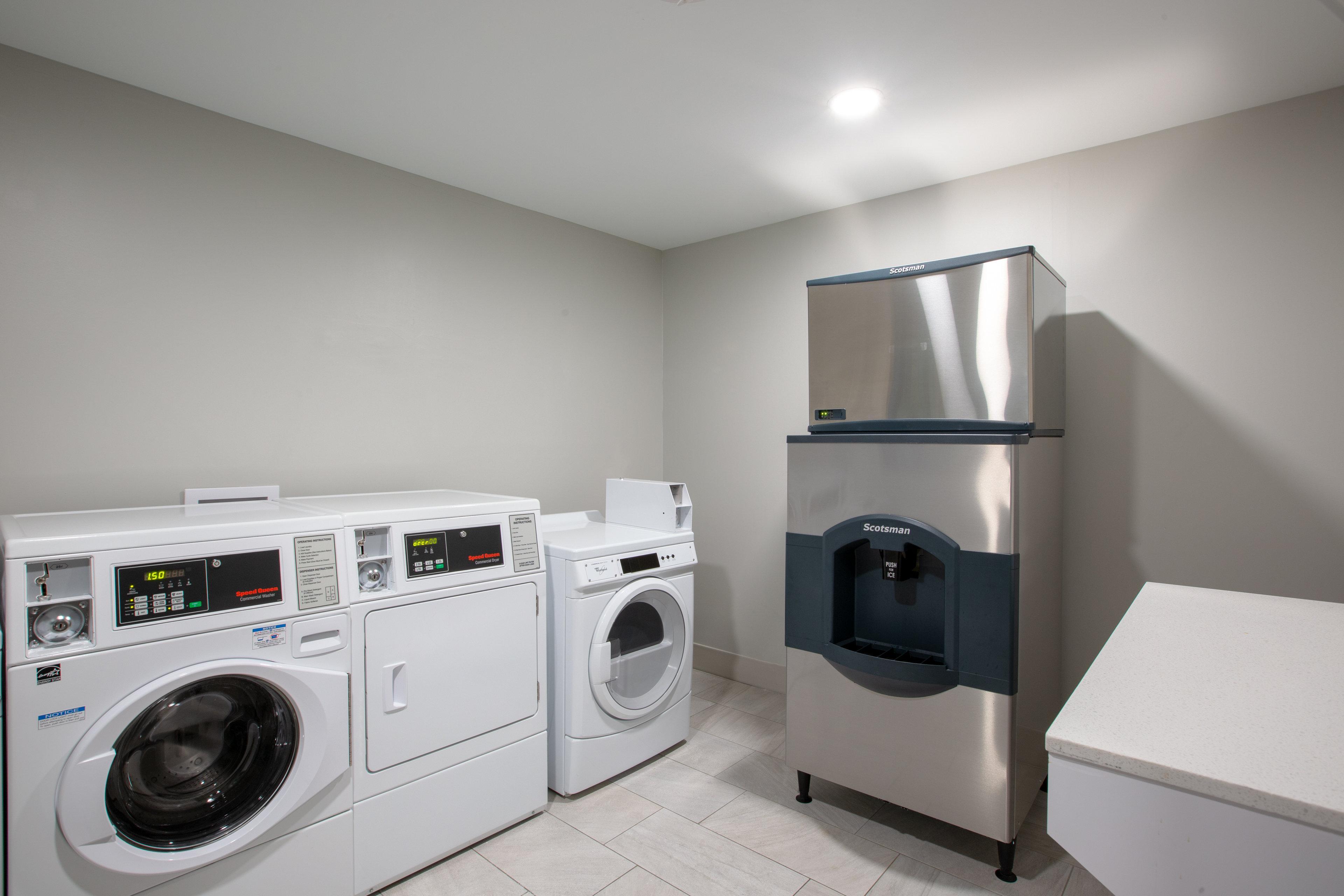 Holiday Inn Express Hotel & Suites Columbus By Ihg Eksteriør bilde