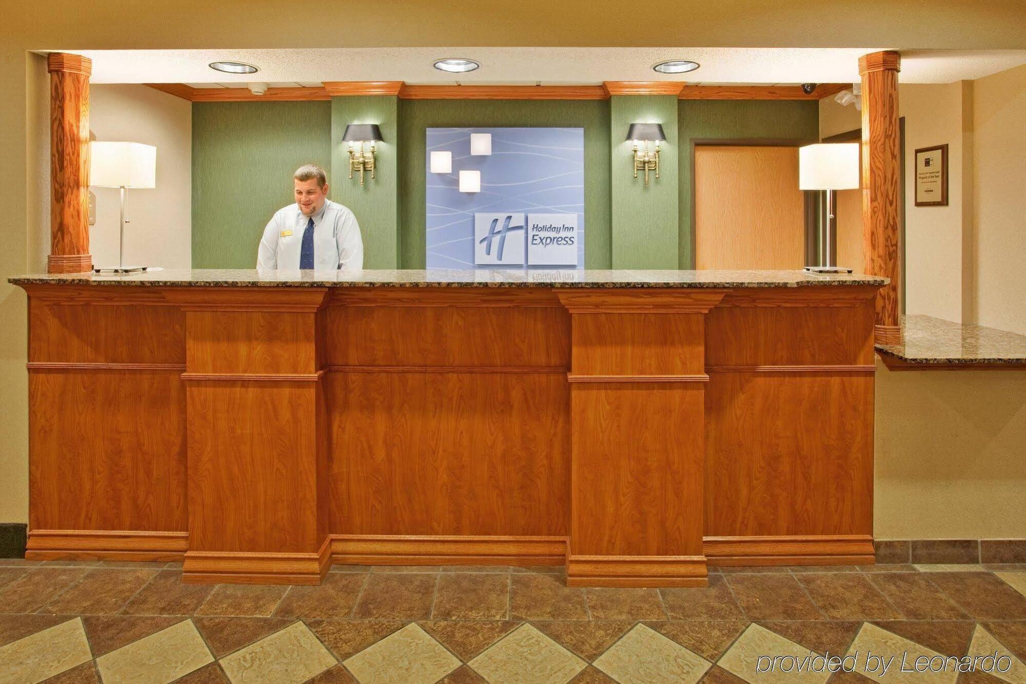 Holiday Inn Express Hotel & Suites Columbus By Ihg Eksteriør bilde
